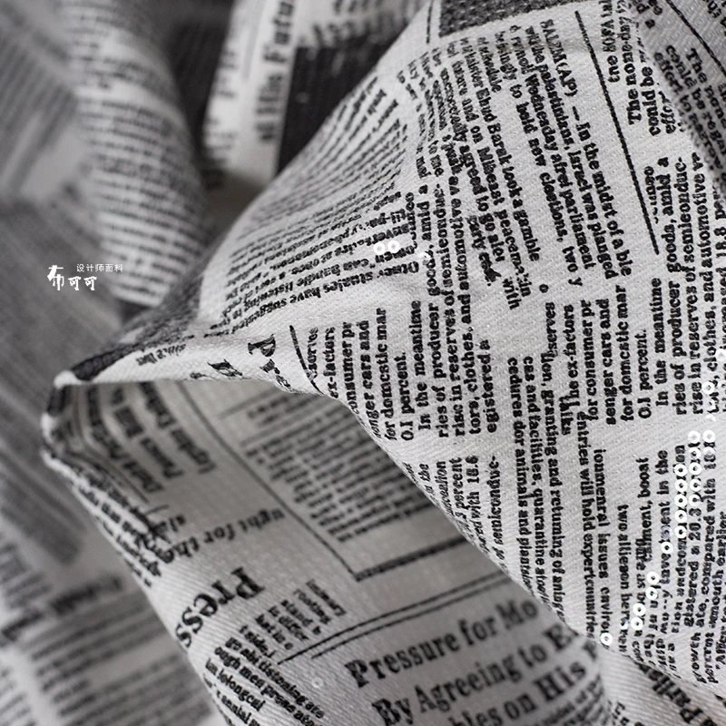 English Graffiti Newspaper Den - Sewing Tweed Fabric recension och pris